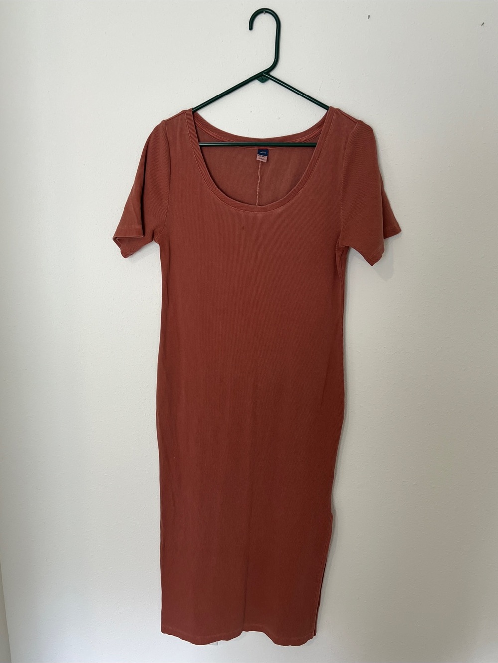 Old Navy Women’s Scoop Neck Midi Dress in Rust